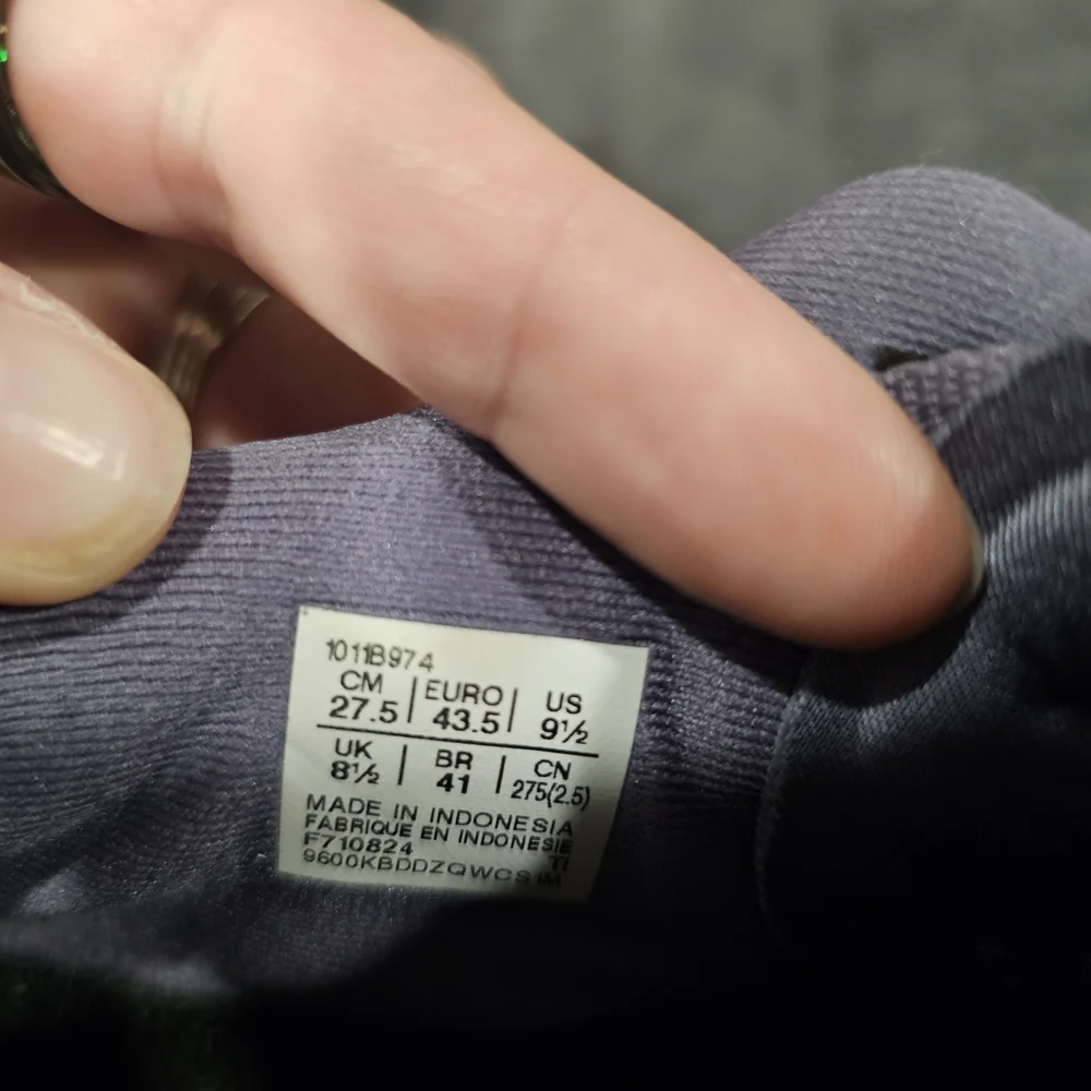 Men's ASICS Novablast - Picture 9 of 9